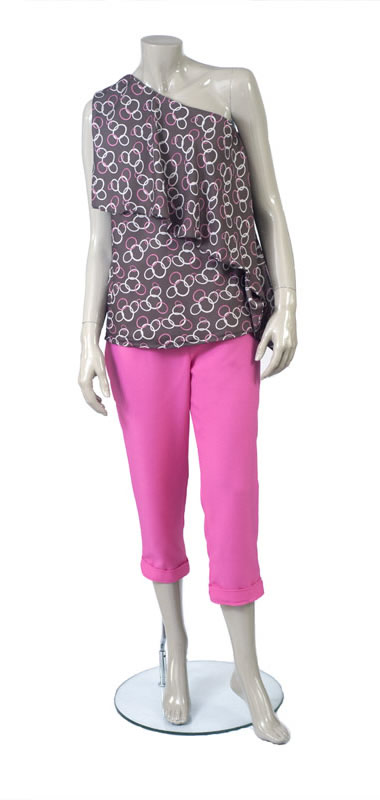 Capri with brown top